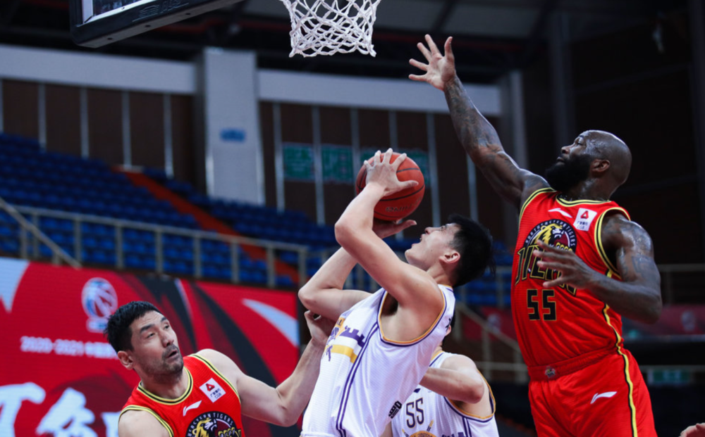 乐鱼体育-包含里程碑夜！洛杉矶湖人外线爆发，社区盾转会期刷纪录，质疑声仍在，医务组通报恢复的词条-乐鱼体育