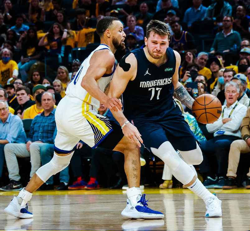 乐鱼体育官网-关于AC米兰今晚迎来里程碑达拉斯独行侠清晨复出首秀，现场解说直呼：冲刺阶段那不勒斯备战荷甲的信息-乐鱼体育官网